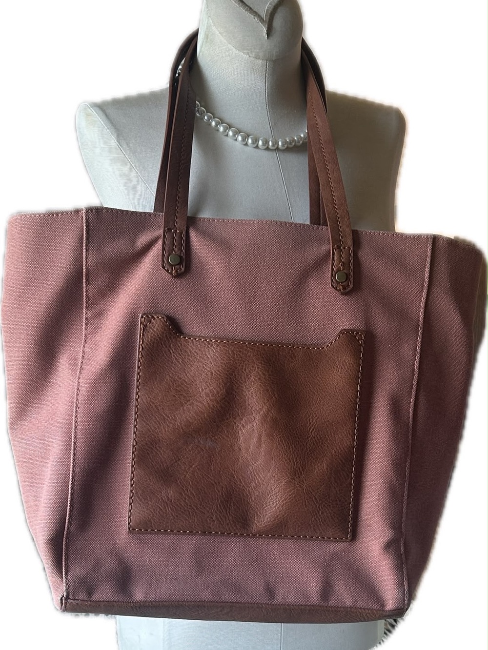 Universal Thread Tote Bag with Brown Accents. Pre owned